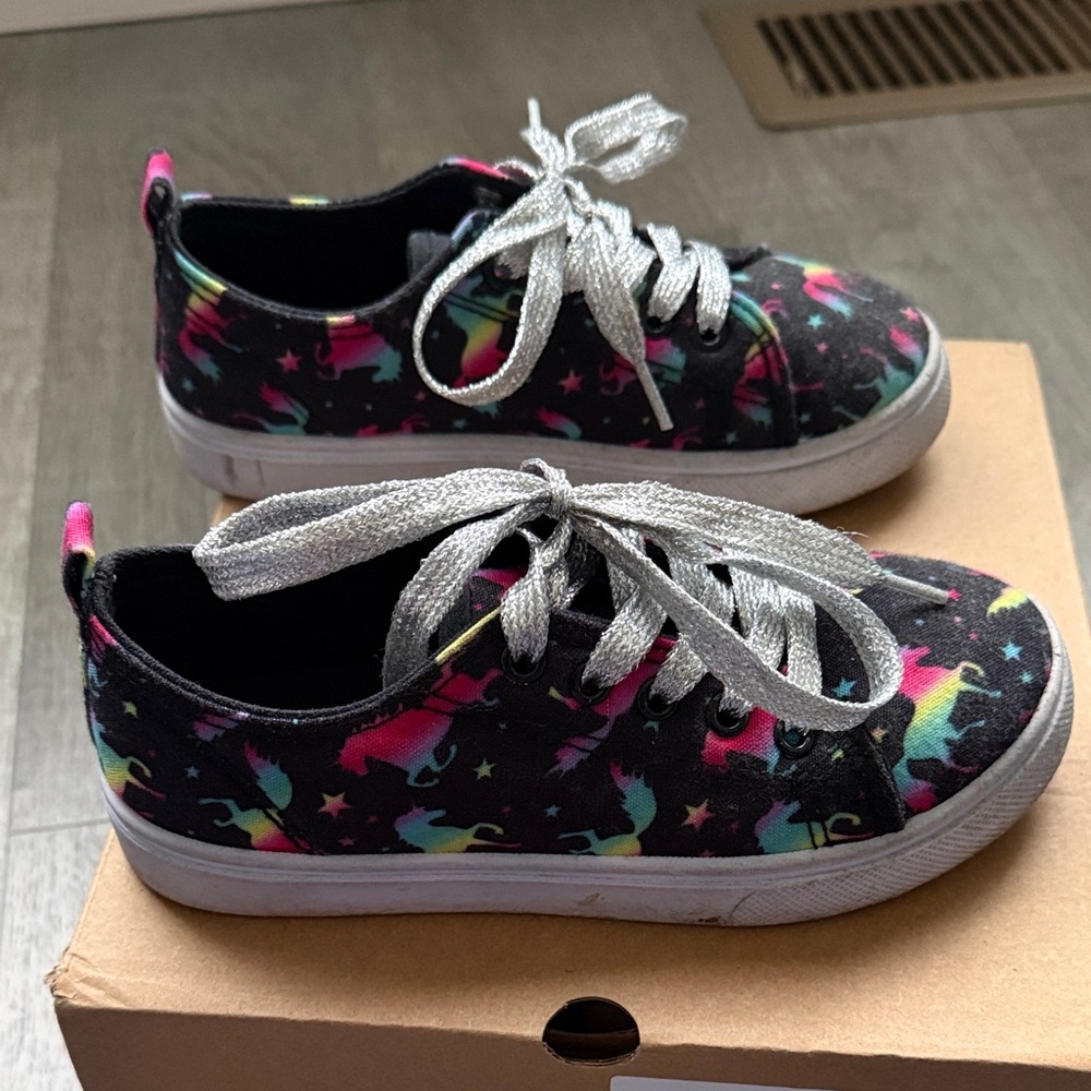 Girls Unicorn Sneakers with Silver Laces